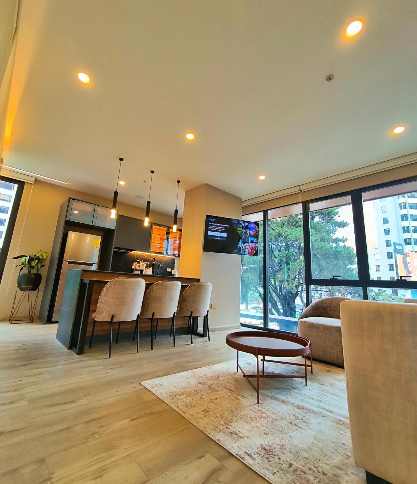 דירות קיטו Republica Del Salvador Coliving Ecuador Xoe מראה חיצוני תמונה