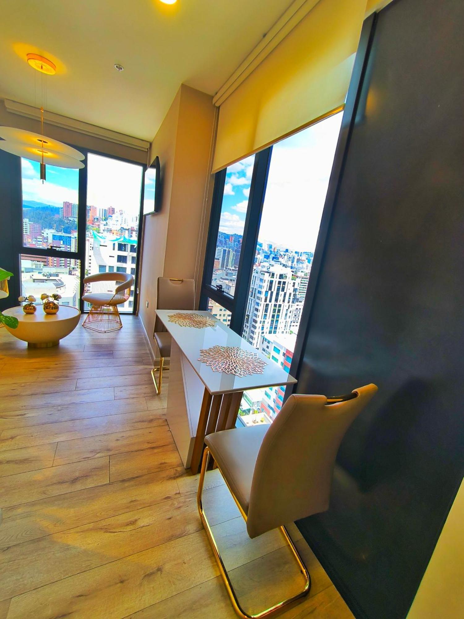 דירות קיטו Republica Del Salvador Coliving Ecuador Xoe מראה חיצוני תמונה