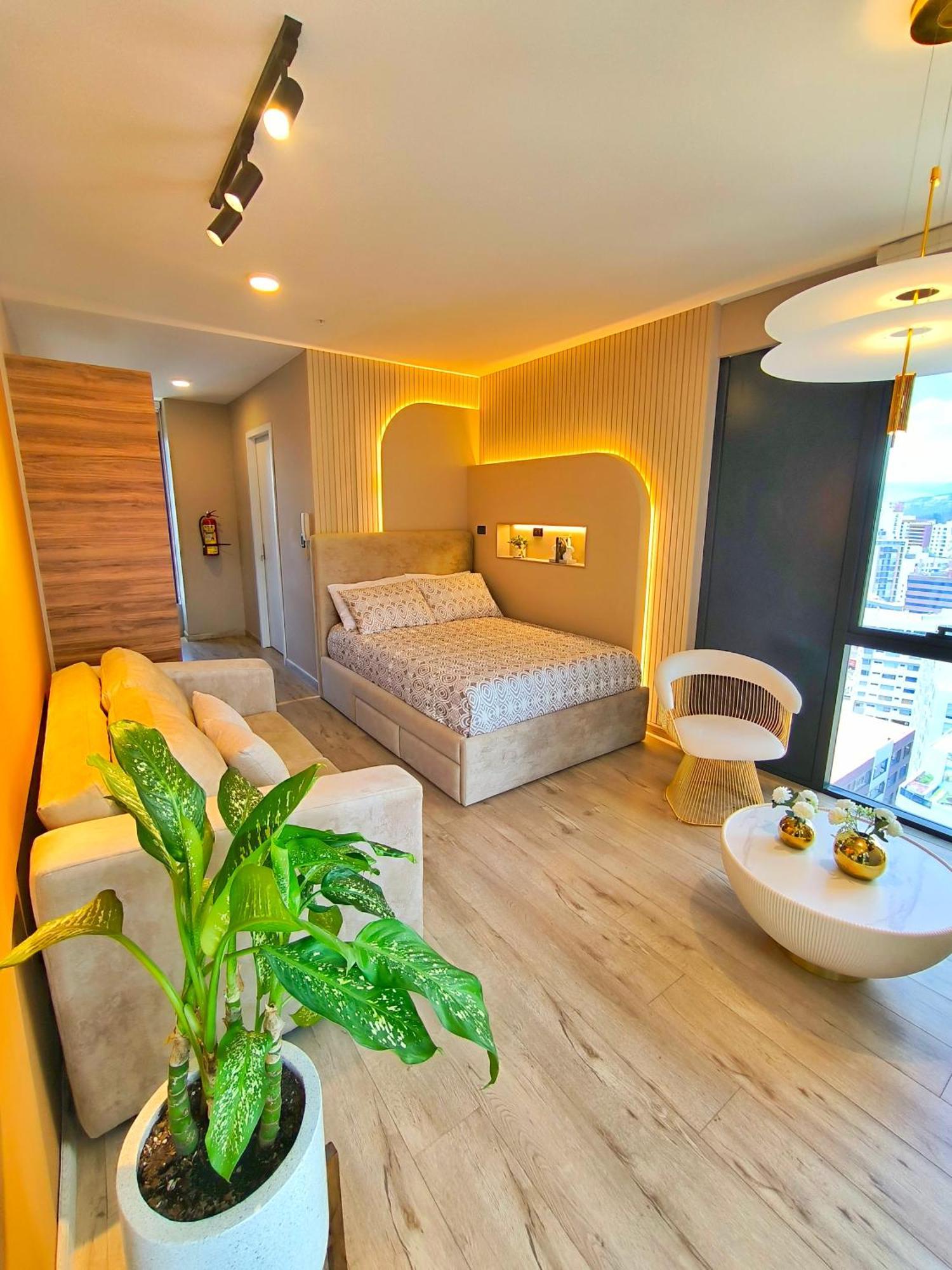 דירות קיטו Republica Del Salvador Coliving Ecuador Xoe מראה חיצוני תמונה